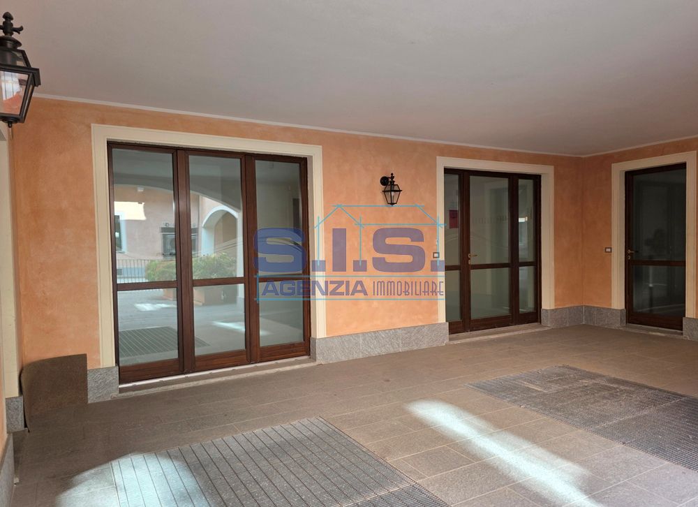 BUSCA (Cn) - Locale commerciale