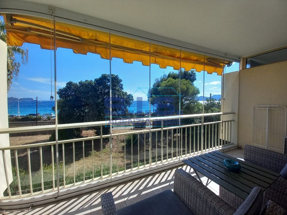 CANNES (F) - Bilocale con terrazzo