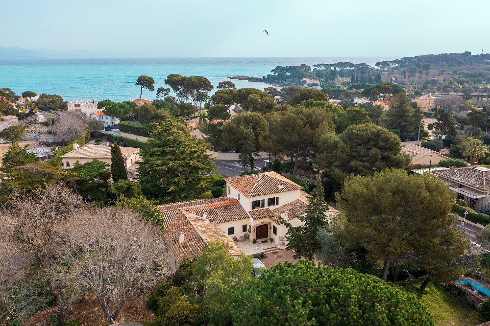 CAP D'ANTIBES (06) - Villa Provencale