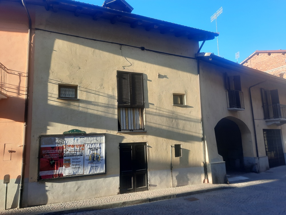 ROCCAVIONE (Cn) - Alloggio su due livelli